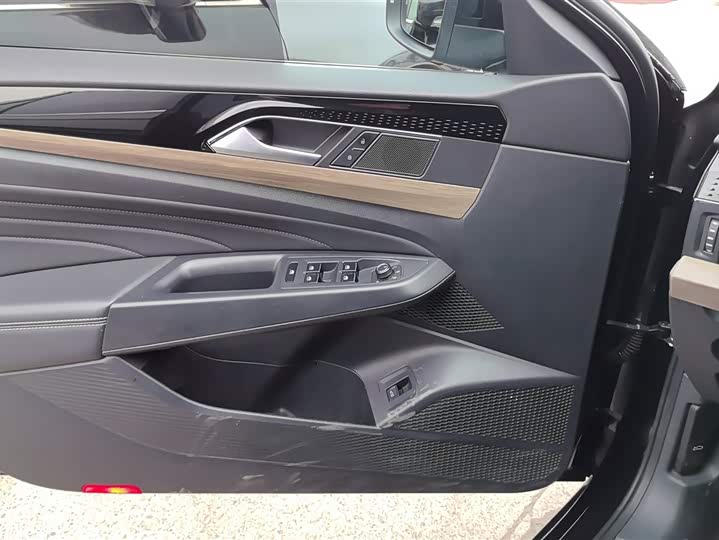 Фото 7 - Volkswagen Passat