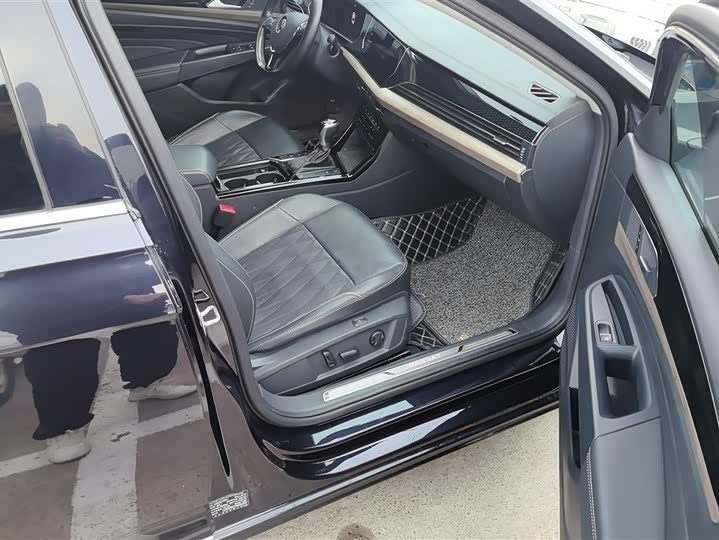 Фото 8 - Volkswagen Passat