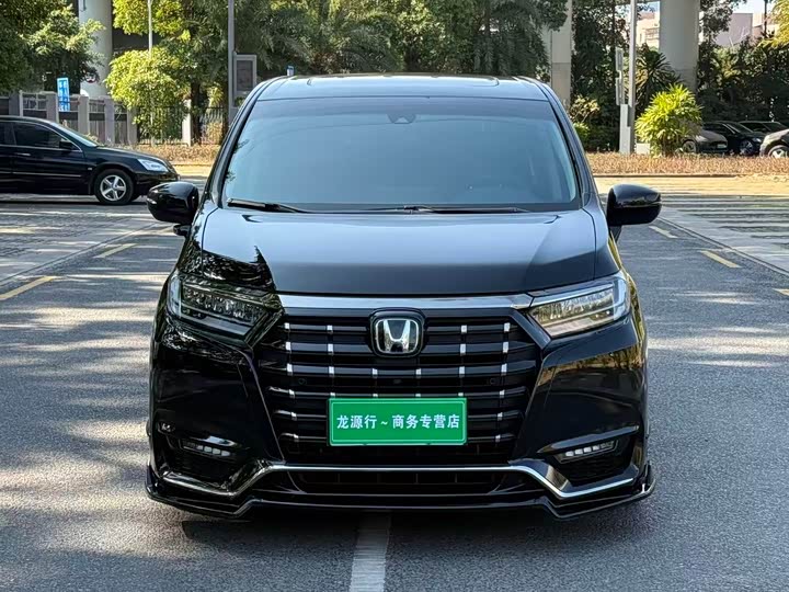 Фото 2 - Honda Elysion