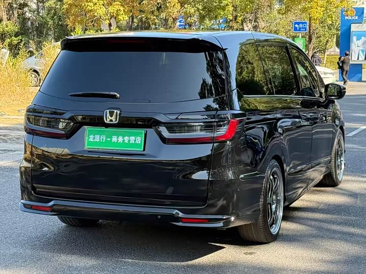 Фото 9 - Honda Elysion