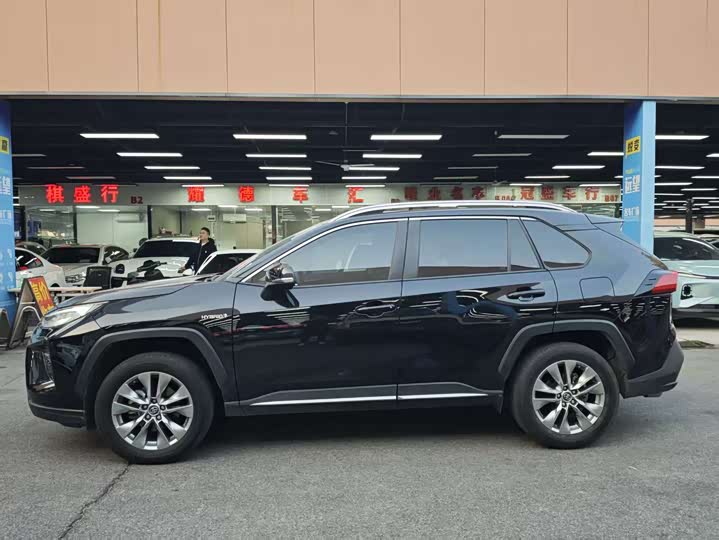 Фото 4 - Toyota Wildlander