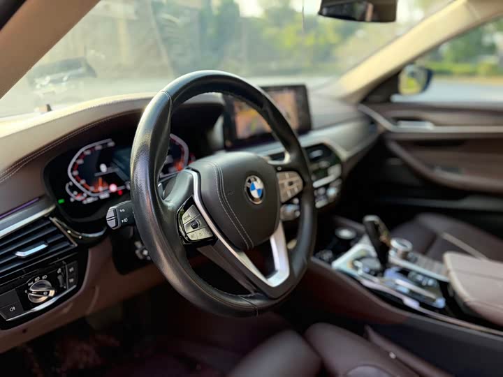 Фото 5 - BMW 5 Series