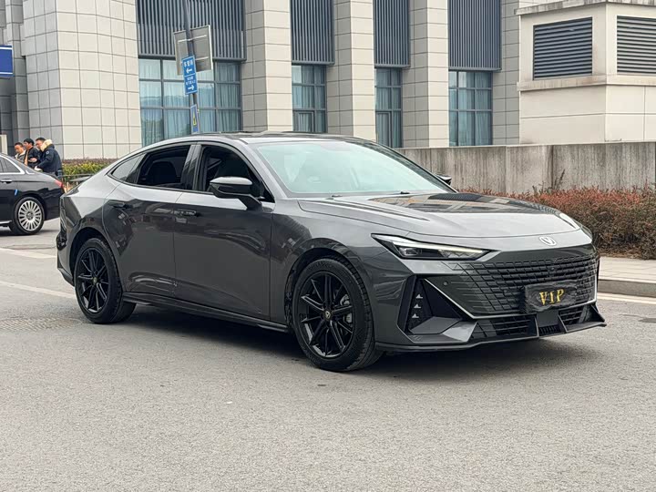 Фото 3 - Changan UNI-V