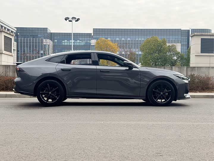 Фото 7 - Changan UNI-V