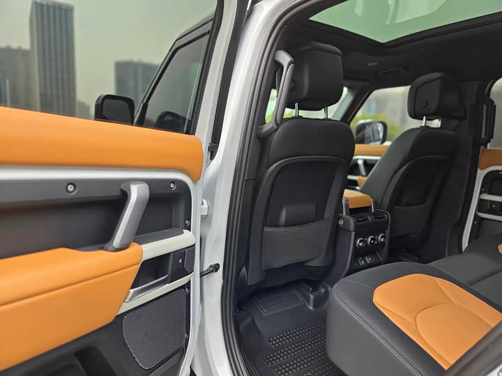 Фото 8 - Land Rover Defender