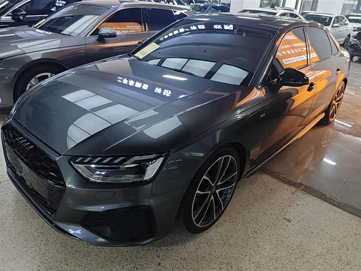 Фото 1 - Audi A4L