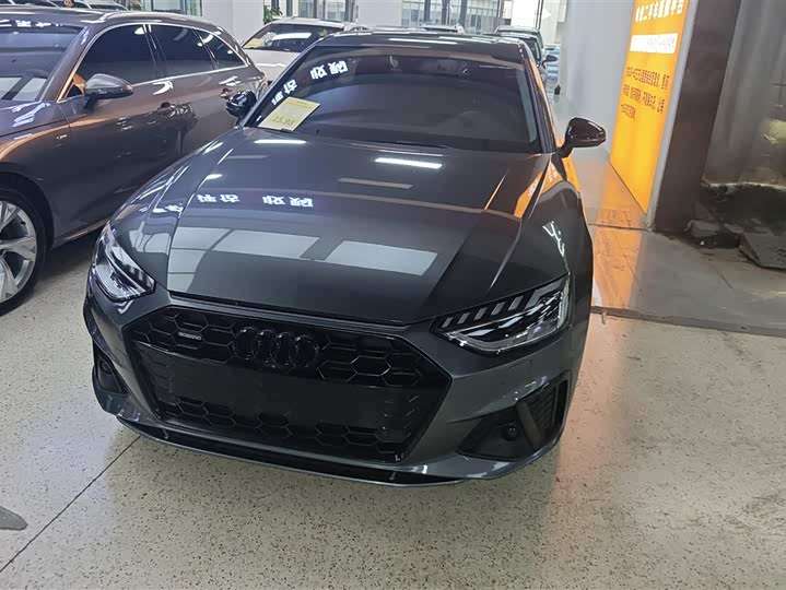 Фото 2 - Audi A4L