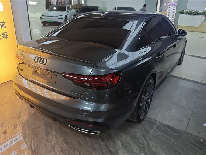 Фото 3 - Audi A4L