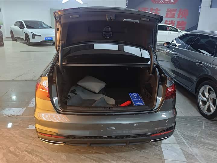 Фото 4 - Audi A4L