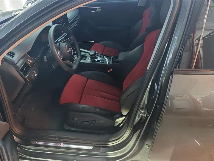 Фото 9 - Audi A4L