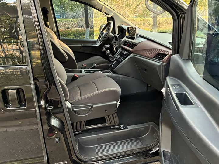 Фото 5 - JAC Refine M3