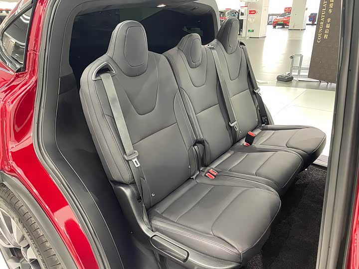 Фото 9 - Tesla Model X