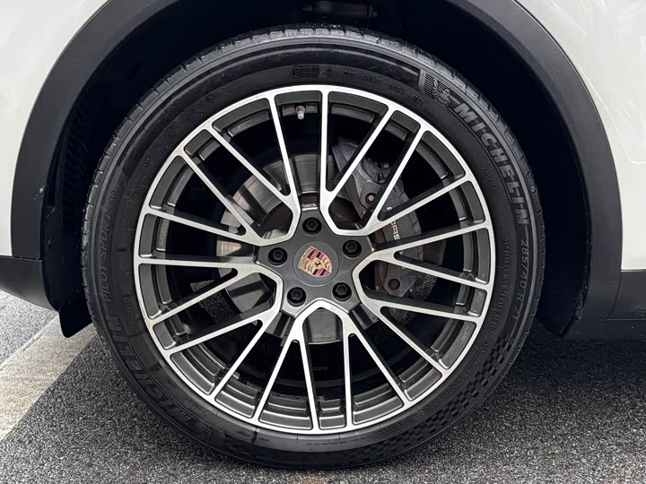 Фото 8 - Porsche Cayenne