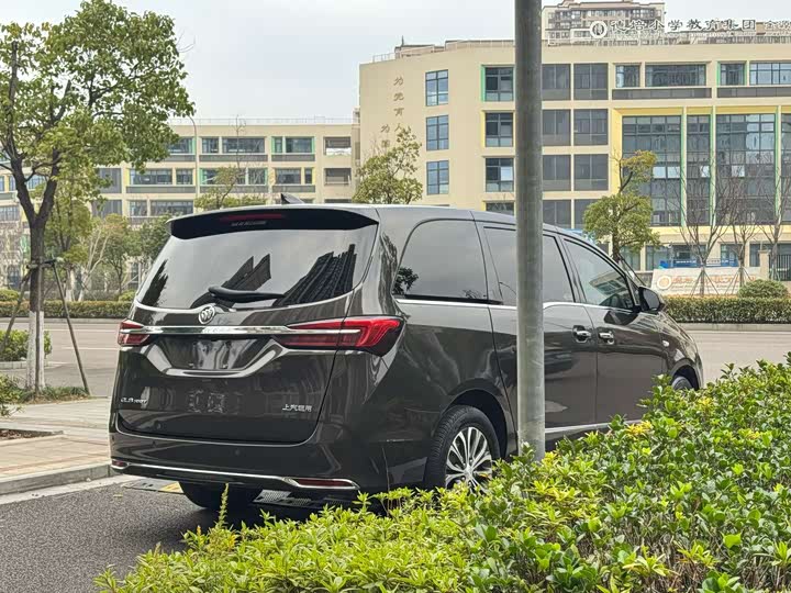 Фото 6 - Buick GL8 ES