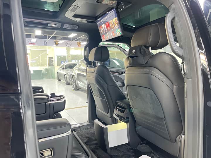 Фото 9 - Zeekr 009