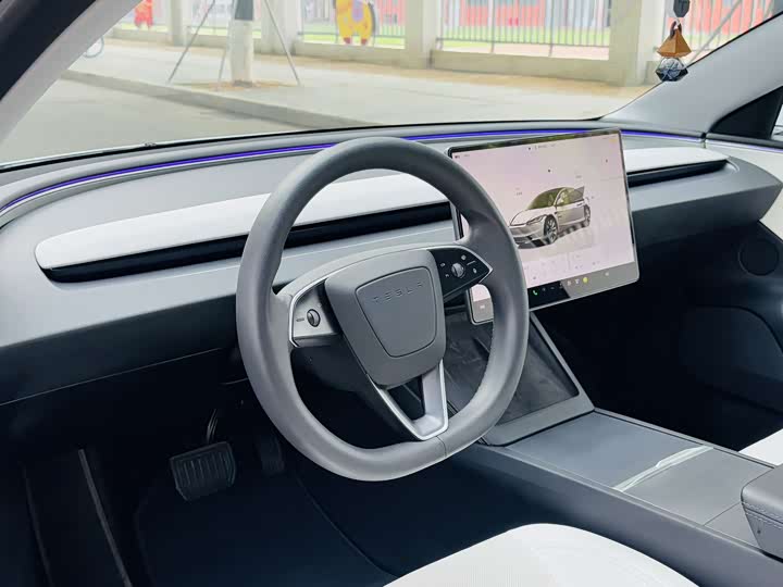 Фото 7 - Tesla Model 3