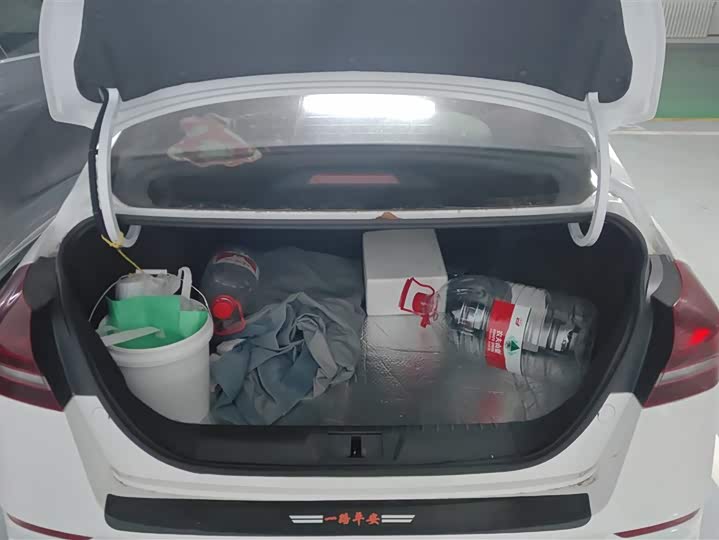 Фото 4 - Geely Emgrand