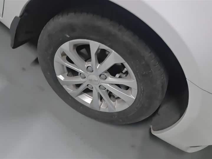 Фото 6 - Geely Emgrand