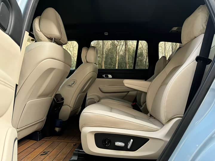 Фото 4 - LiXiang One