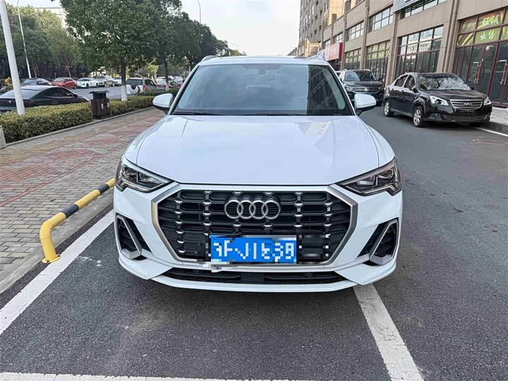 Фото 1 - Audi Q3