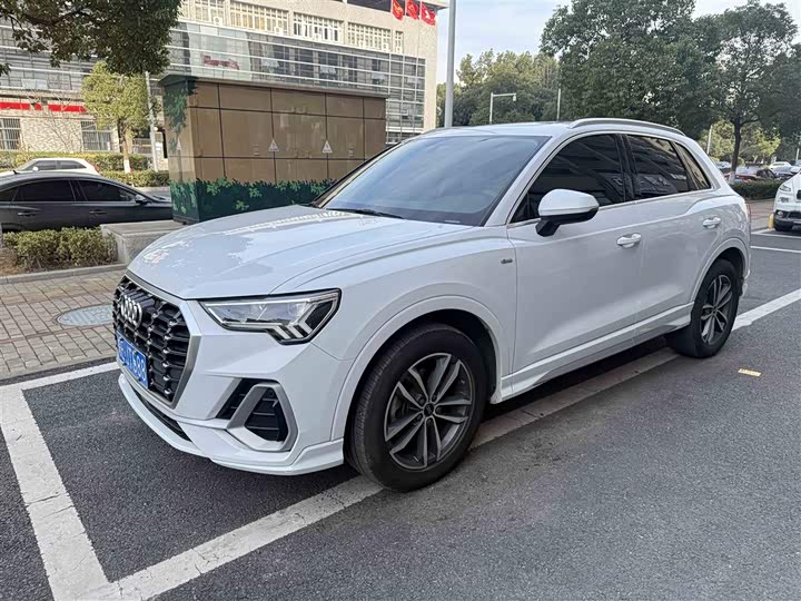 Фото 2 - Audi Q3