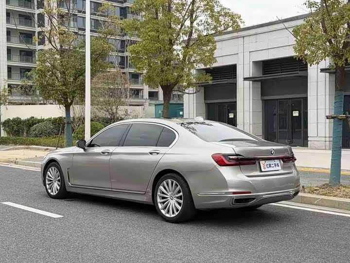 Фото 4 - BMW 7 Series