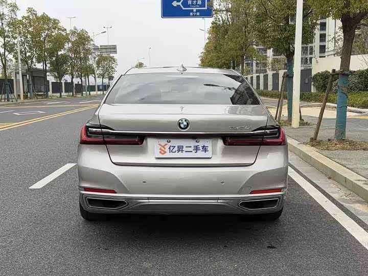 Фото 5 - BMW 7 Series