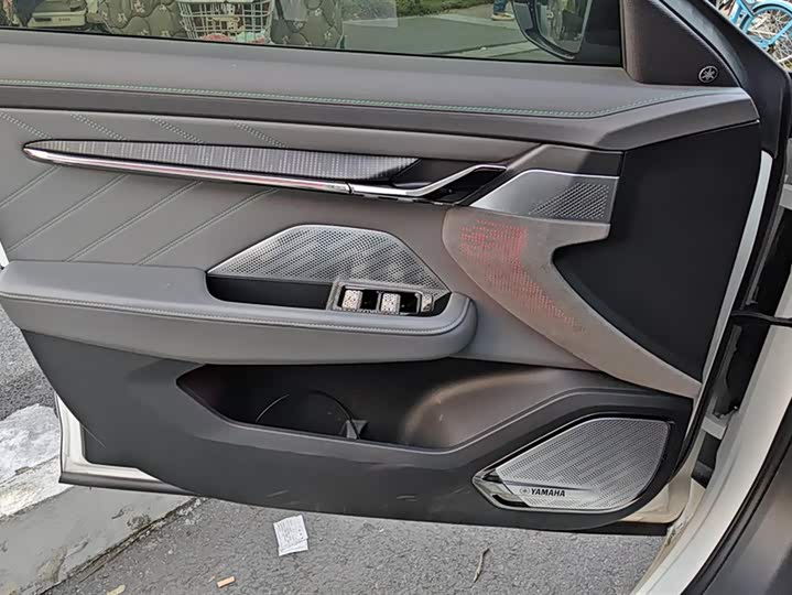 Фото 7 - Zeekr 001