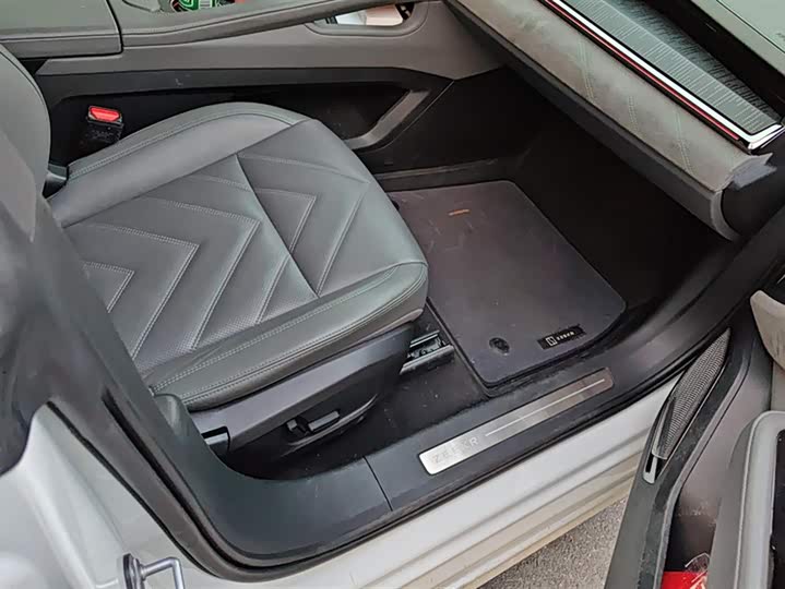 Фото 8 - Zeekr 001