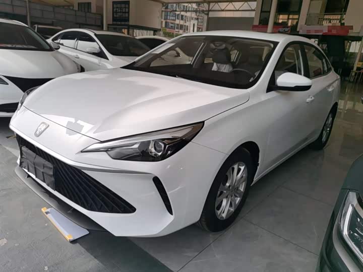 Фото 1 - Roewe i5