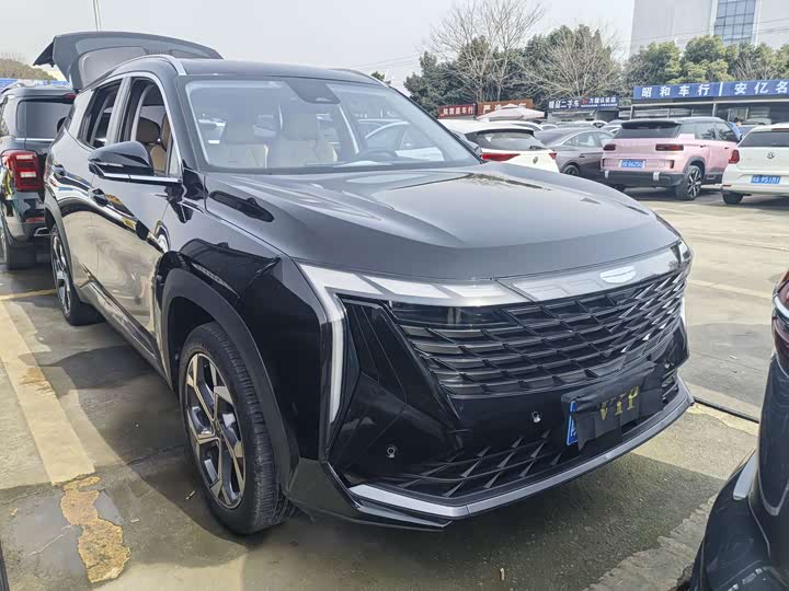 Фото 3 - Geely Atlas L