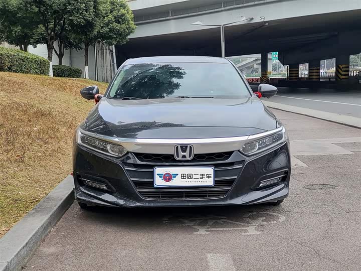 Фото 2 - Honda Accord