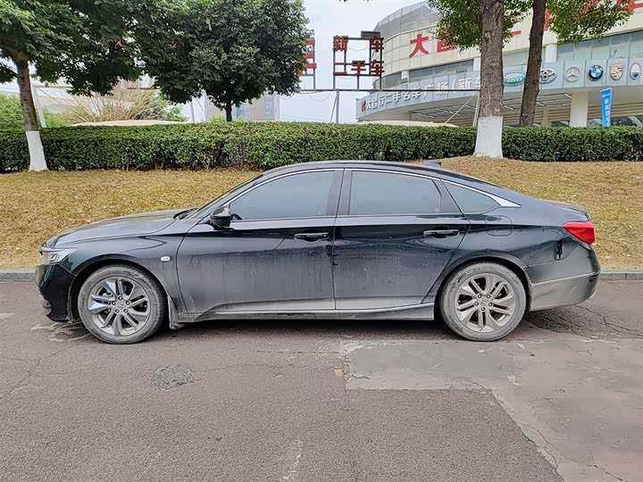 Фото 3 - Honda Accord