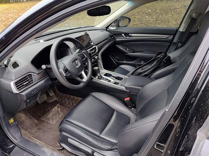 Фото 7 - Honda Accord