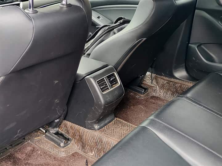 Фото 9 - Honda Accord