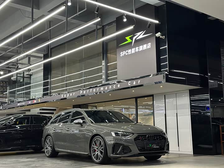 Фото 1 - Audi S4