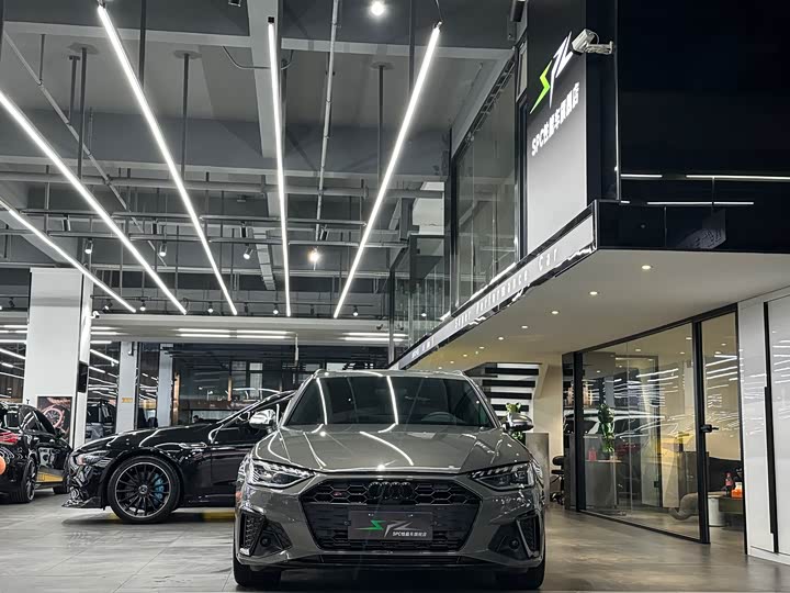 Фото 2 - Audi S4