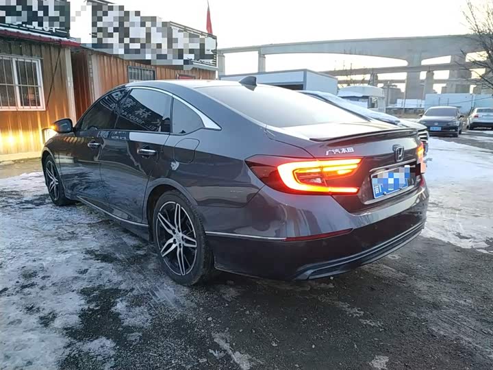 Фото 5 - Honda Accord