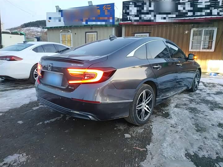 Фото 7 - Honda Accord