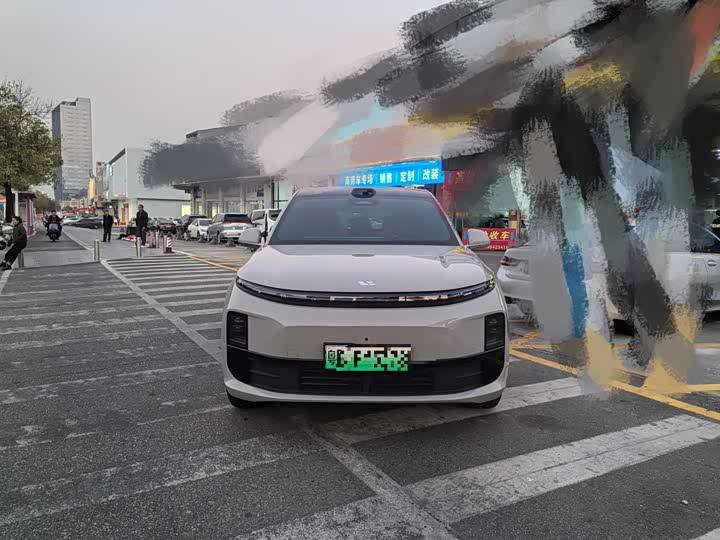 Фото 2 - LiXiang L6