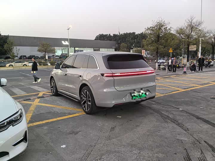 Фото 7 - LiXiang L6