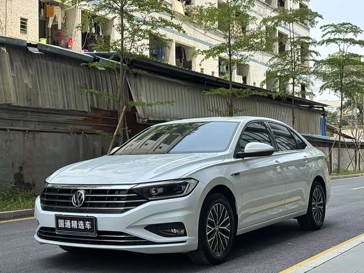 Фото 1 - Volkswagen Sagitar L