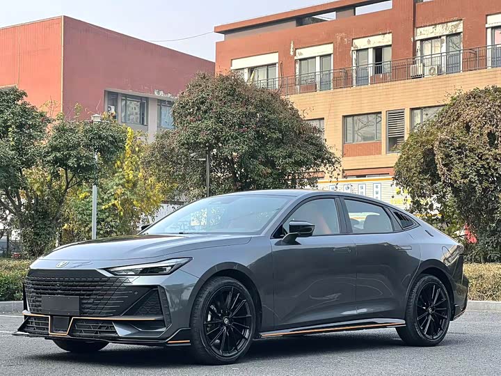 Фото 1 - Changan UNI-V