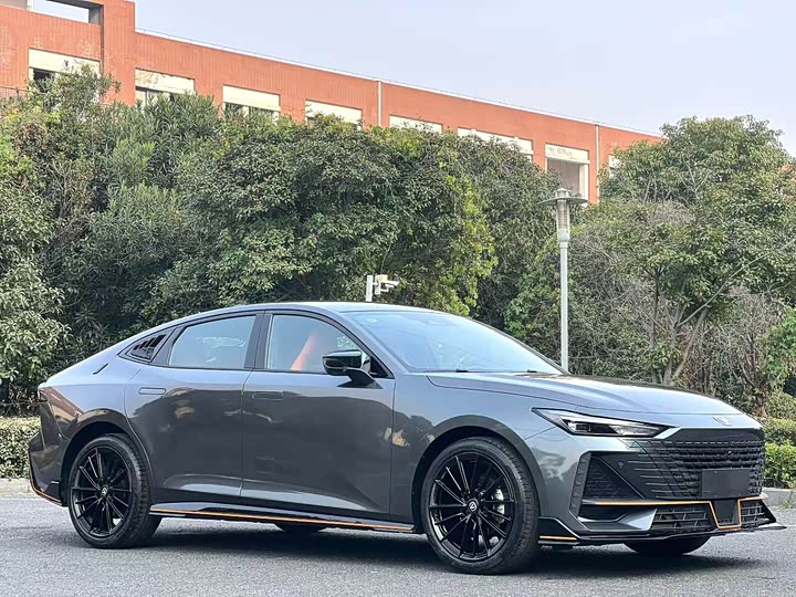 Фото 3 - Changan UNI-V