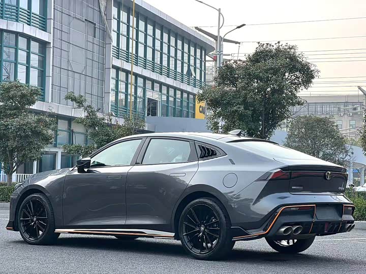 Фото 7 - Changan UNI-V