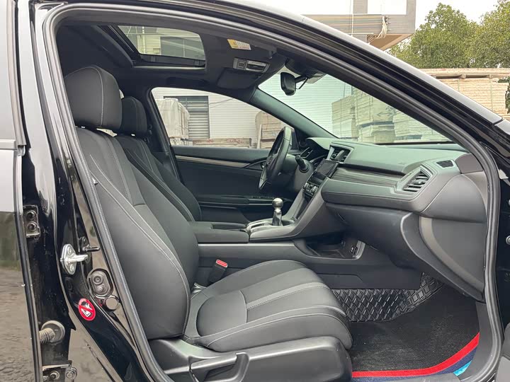 Фото 8 - Honda Civic