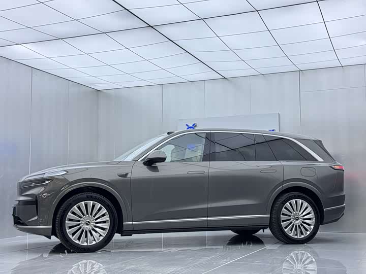 Фото 7 - Nio Onvo L90