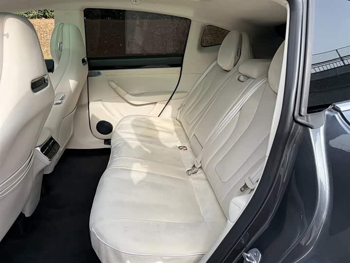 Фото 9 - Luxeed R7