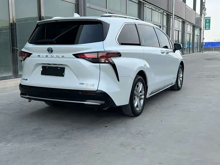 Фото 5 - Toyota Sienna