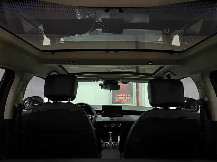 Фото 8 - Honda Vezel